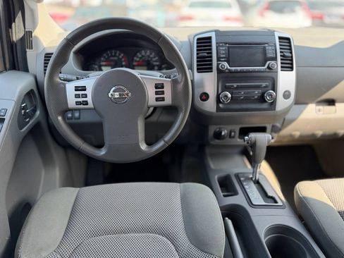 Used 2016 Nissan Frontier SV AWD/4WD image 5