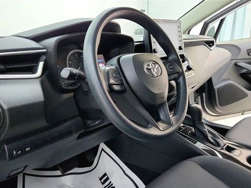 Used 2022 Toyota Corolla LE FWD image 22