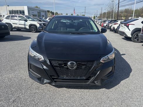 Used 2020 Nissan Sentra SV image 2