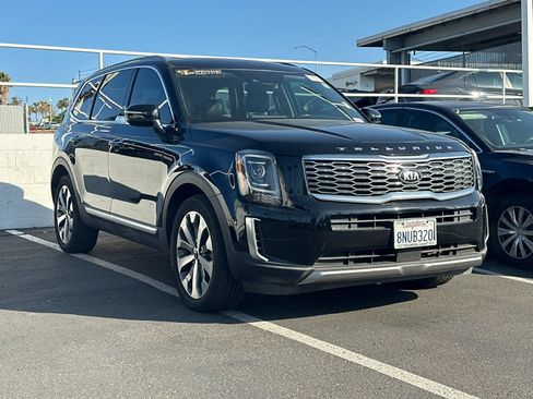 Used 2020 Kia Telluride S FWD image 2