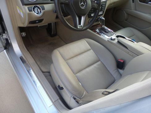 Used 2013 Mercedes-Benz C 250 Sport image 33