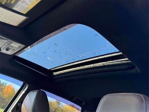 Used 2018 Toyota Tacoma Limited image 18