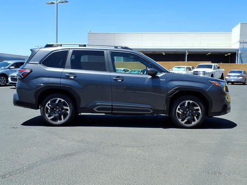 Used 2025 Subaru Forester Limited w/ Popular Package AWD/4WD image 8
