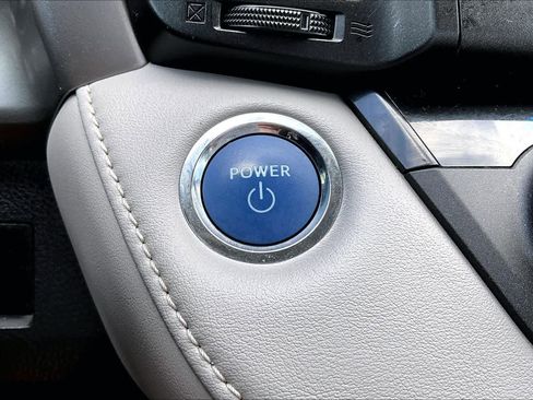 Used 2016 Toyota RAV4 XLE image 33