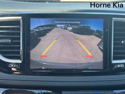 Used 2021 Chrysler Pacifica Touring w/ Cold Weather Group AWD/4WD image 22