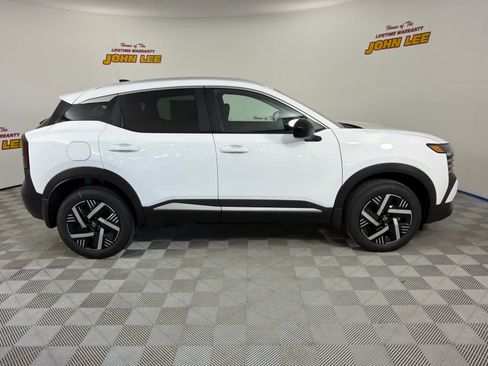 New 2026 Nissan Kicks SV FWD image 7