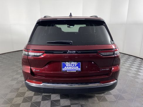 Used 2023 Jeep Grand Cherokee Limited AWD/4WD image 9