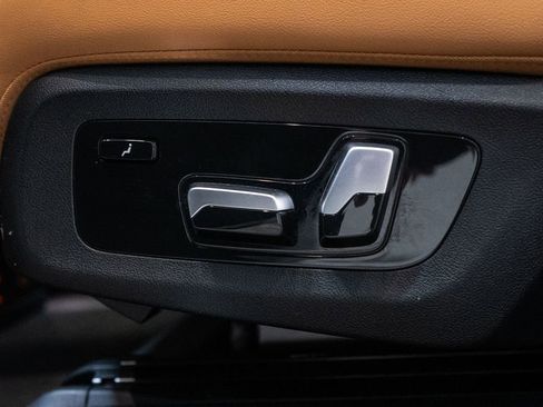 Used 2024 BMW X7 xDrive40i w/ Parking Assistance Package image 35