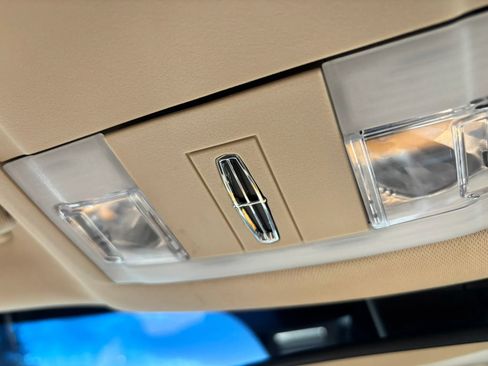 Used 2011 Lincoln MKS FWD image 43