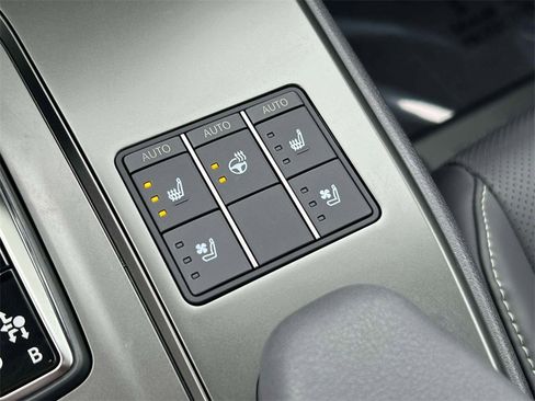 Certified 2025 Lexus UX 300h AWD image 33