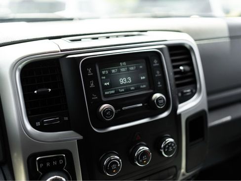 Used 2019 RAM 1500 Classic SLT RWD image 10
