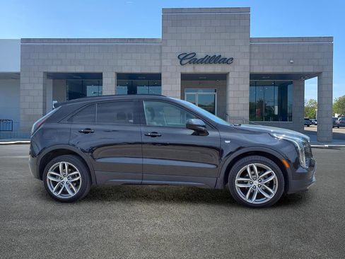 Used 2020 Cadillac XT4 Sport w/ Cold Weather Package AWD/4WD image 4