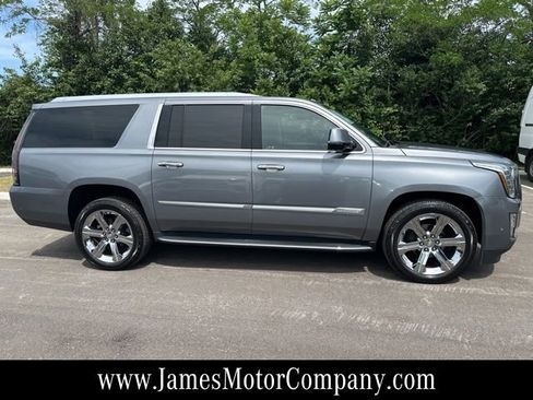 Used 2020 Cadillac Escalade ESV Premium Luxury AWD/4WD image 4