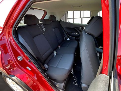 New 2025 Hyundai Venue SE image 9