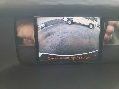 Used 2014 Toyota Sienna SE image 12