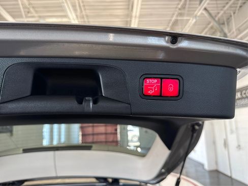 Used 2019 Mercedes-Benz GLC 300 image 14