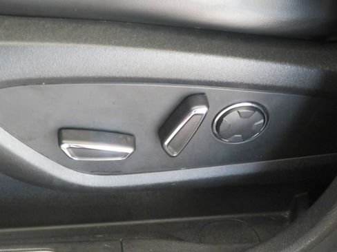 Used 2018 Lincoln MKC Reserve w/ Lincoln MKC Climate Package image 16