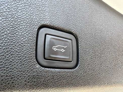 Used 2024 Cadillac XT6 Sport w/ Technology Package AWD/4WD image 26
