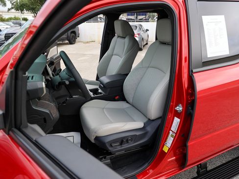 Certified 2026 Toyota Tacoma Limited AWD/4WD image 38