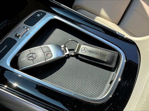 Used 2025 Mercedes-Benz GLA 250 4MATIC image 10