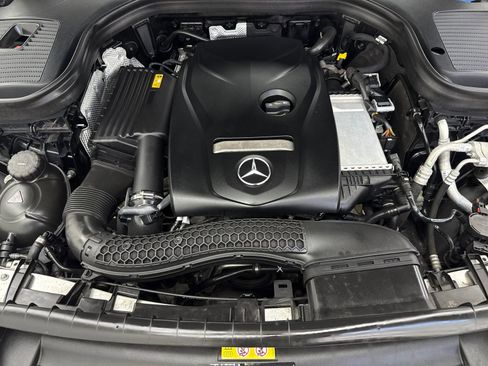 Used 2018 Mercedes-Benz GLC 300 4MATIC w/ Multimedia Package image 48