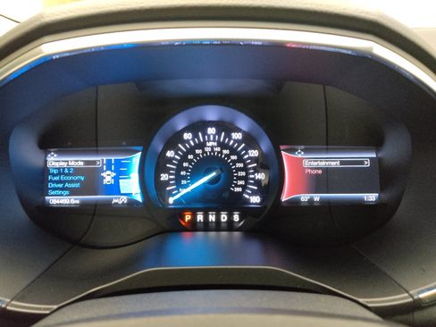 Used 2019 Ford Edge Titanium FWD image 23