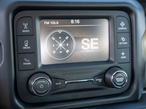 Used 2018 Jeep Wrangler Unlimited Sport image 31