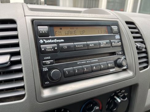 Used 2007 Nissan Frontier LE w/ Leather Pkg image 31