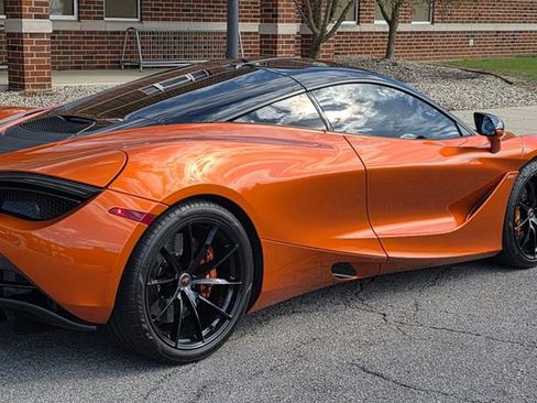 Used 2018 McLaren 720S Performance RWD image 12