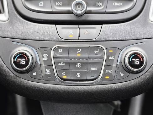 Used 2023 Chevrolet Malibu LT image 24