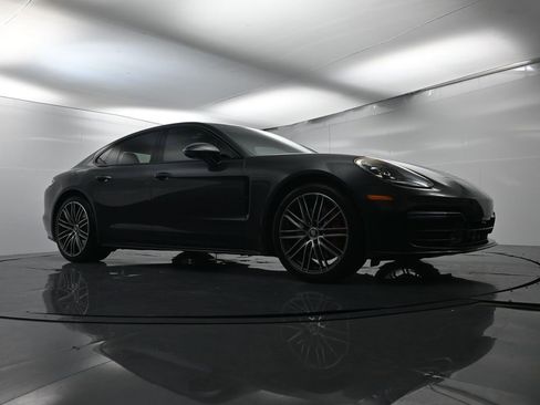 Used 2022 Porsche Panamera 4S image 57