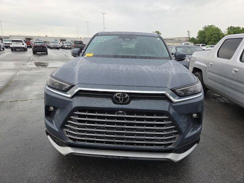 Used 2024 Toyota Grand Highlander AWD Hybrid image 2