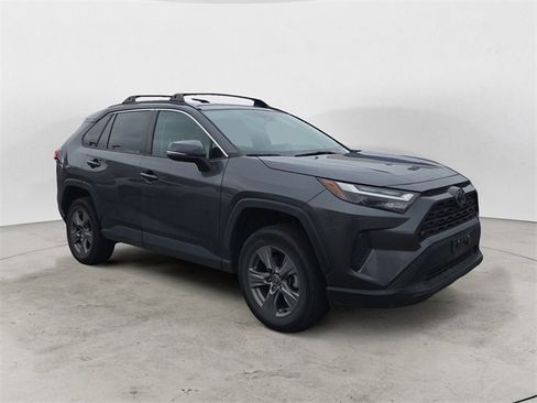 Used 2022 Toyota RAV4 XLE w/ Convenience Package image 7