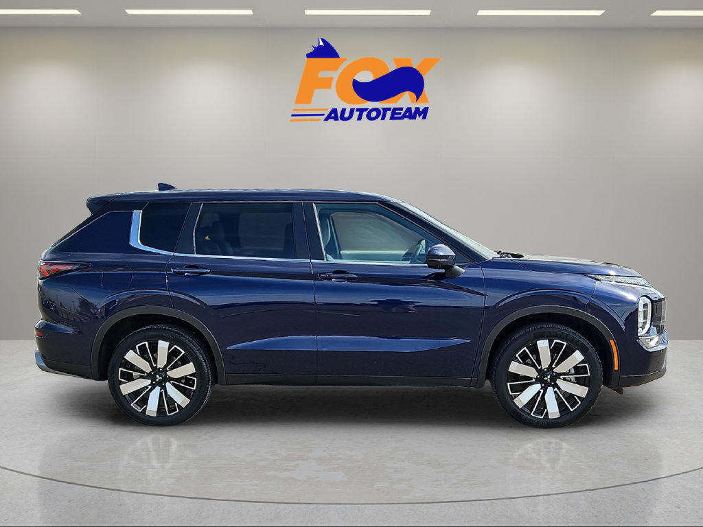 Used 2025 Mitsubishi Outlander SE AWD/4WD image 5