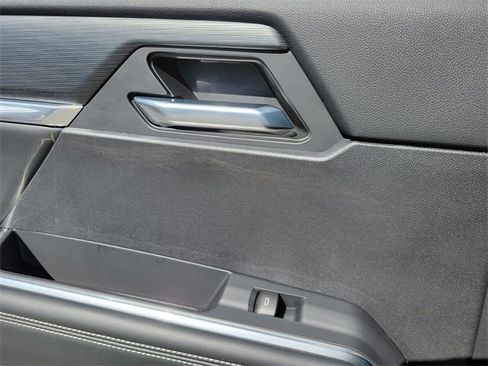 Used 2025 GMC Acadia Elevation image 19