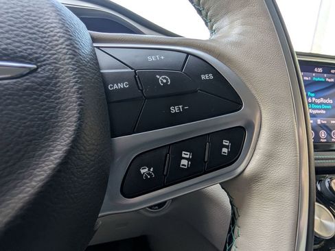 Used 2019 Chrysler Pacifica Limited w/ Advanced Safetytec Group image 22