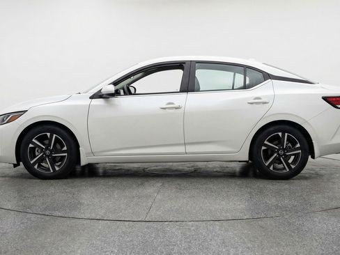 Used 2025 Nissan Sentra SV image 3