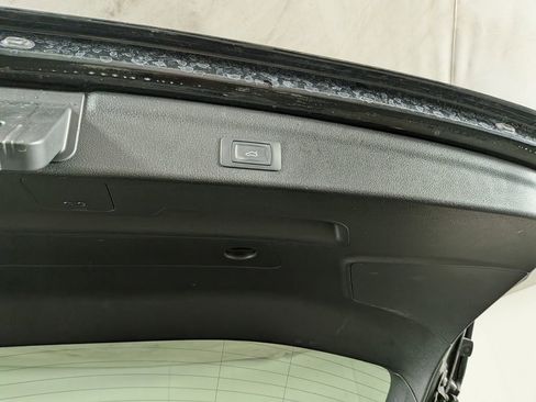 Used 2025 Audi Q3 2.0T Premium image 11