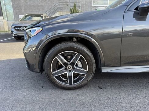 Used 2025 Mercedes-Benz GLC 300 4MATIC image 9