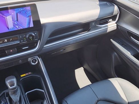 Certified 2025 Toyota Grand Highlander AWD image 6