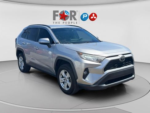 Used 2021 Toyota RAV4 XLE FWD image 7