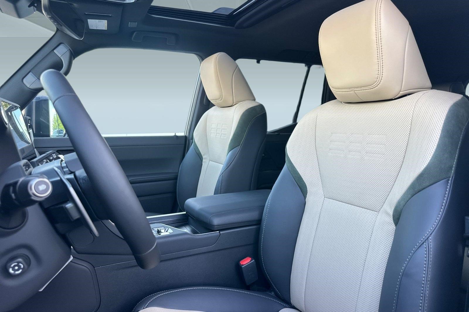 Used 2026 Lexus GX 550 AWD/4WD image 5