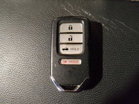 Used 2018 Honda Accord Sport image 32