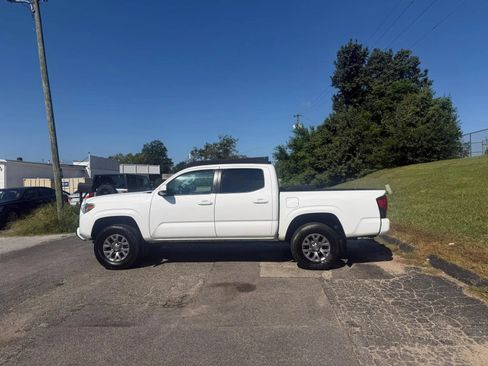 Used 2020 Toyota Tacoma SR w/ SR Convenience Package RWD image 3
