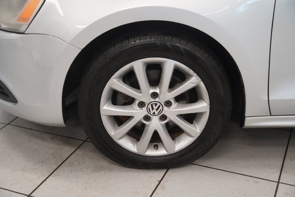 Used 2013 Volkswagen Jetta SE FWD image 17