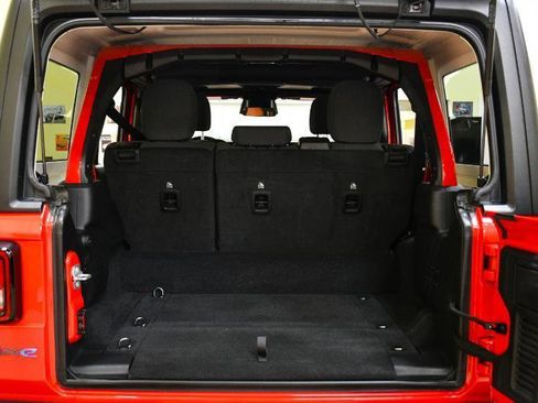 Used 2025 Jeep Wrangler Sport S image 45