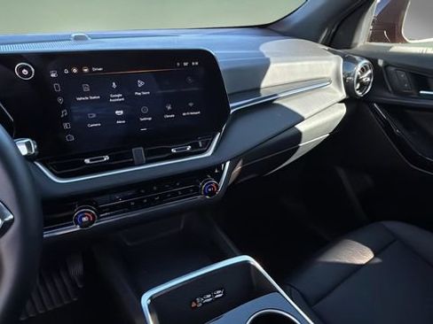 Used 2025 Chevrolet Equinox LT w/ Convenience Package II image 26