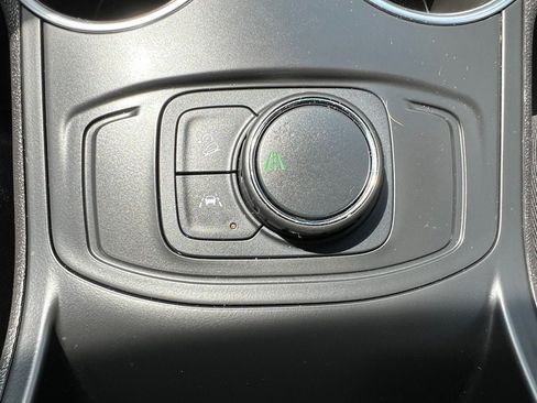Used 2024 GMC Terrain SLE FWD image 21