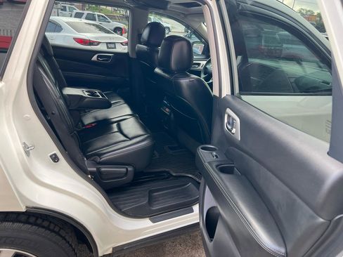 Used 2017 Nissan Pathfinder SL w/ SL Premium Package AWD/4WD image 18