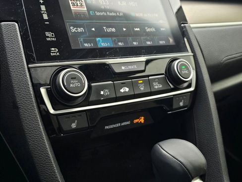 Used 2018 Honda Civic Touring image 28